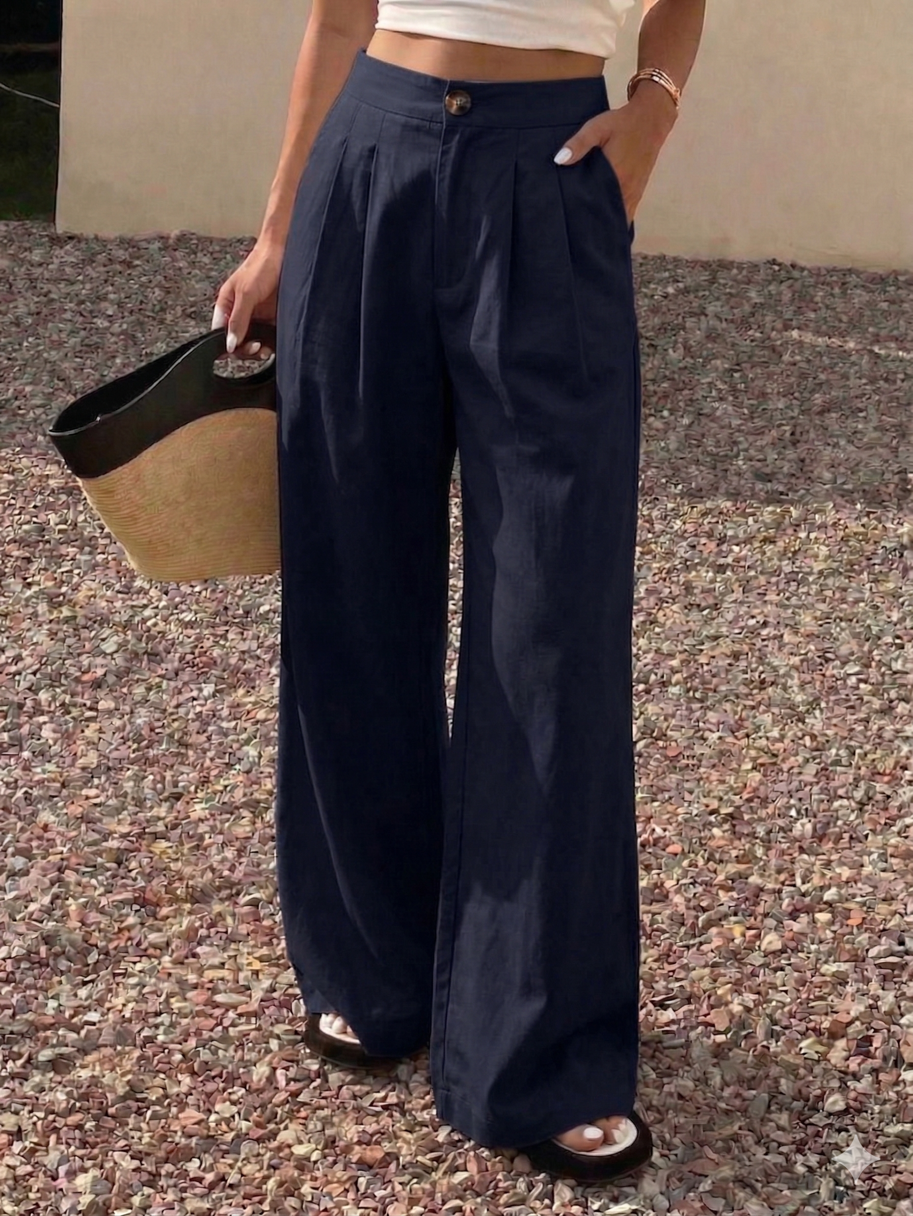 Gigi Classic Linen Pants in Navy