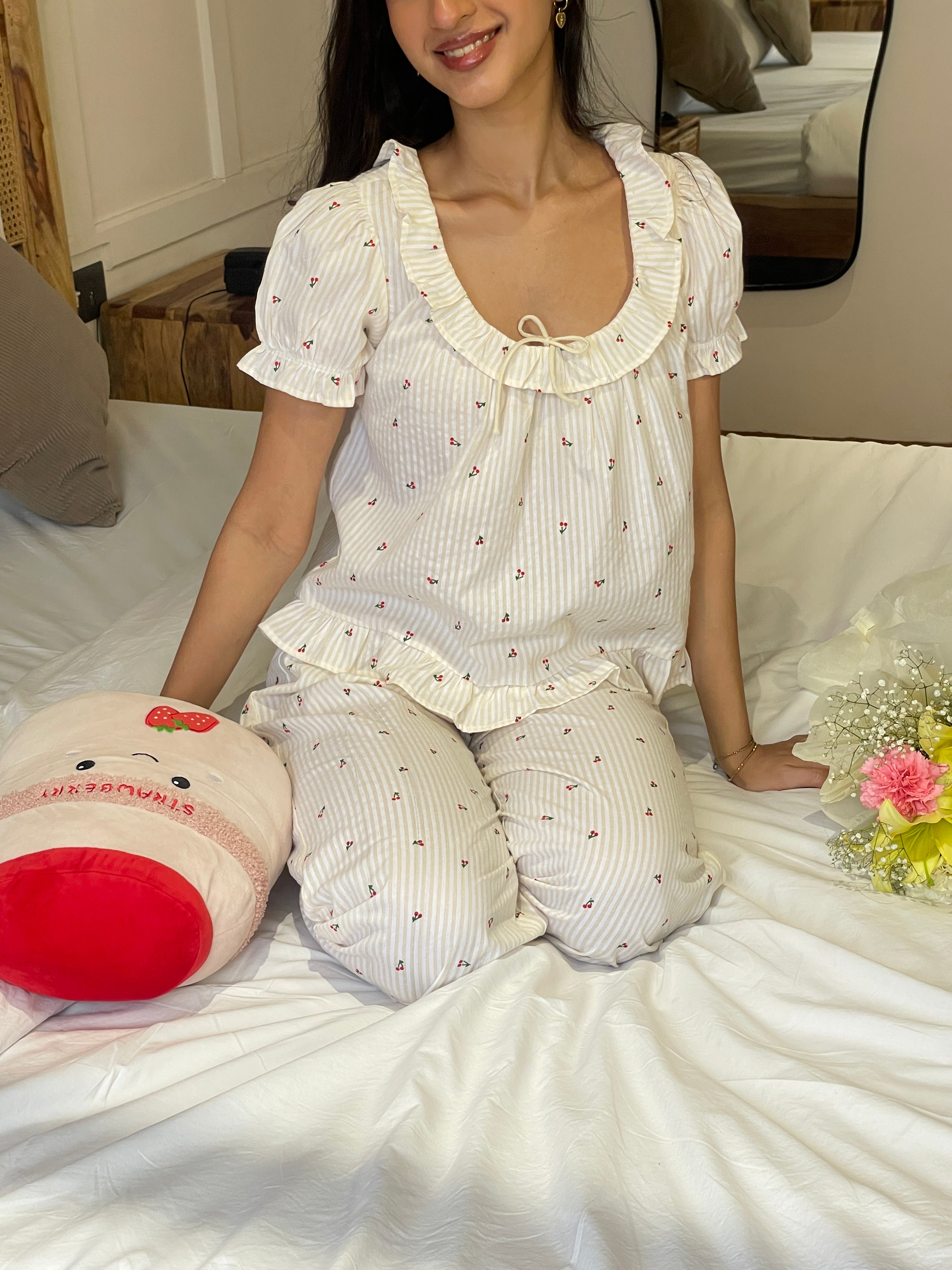 Sleepy Girl Cherry Set in Cream