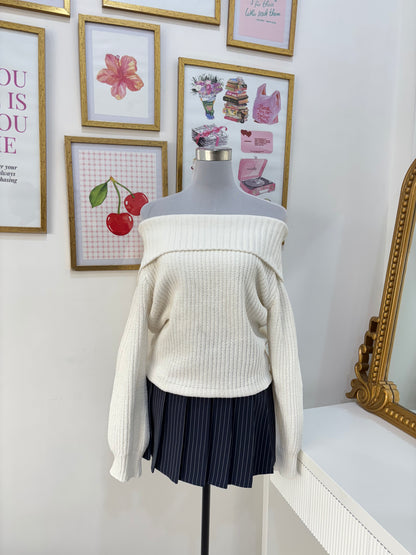 Daisy Offshoulder Sweater in White (XXS-L)