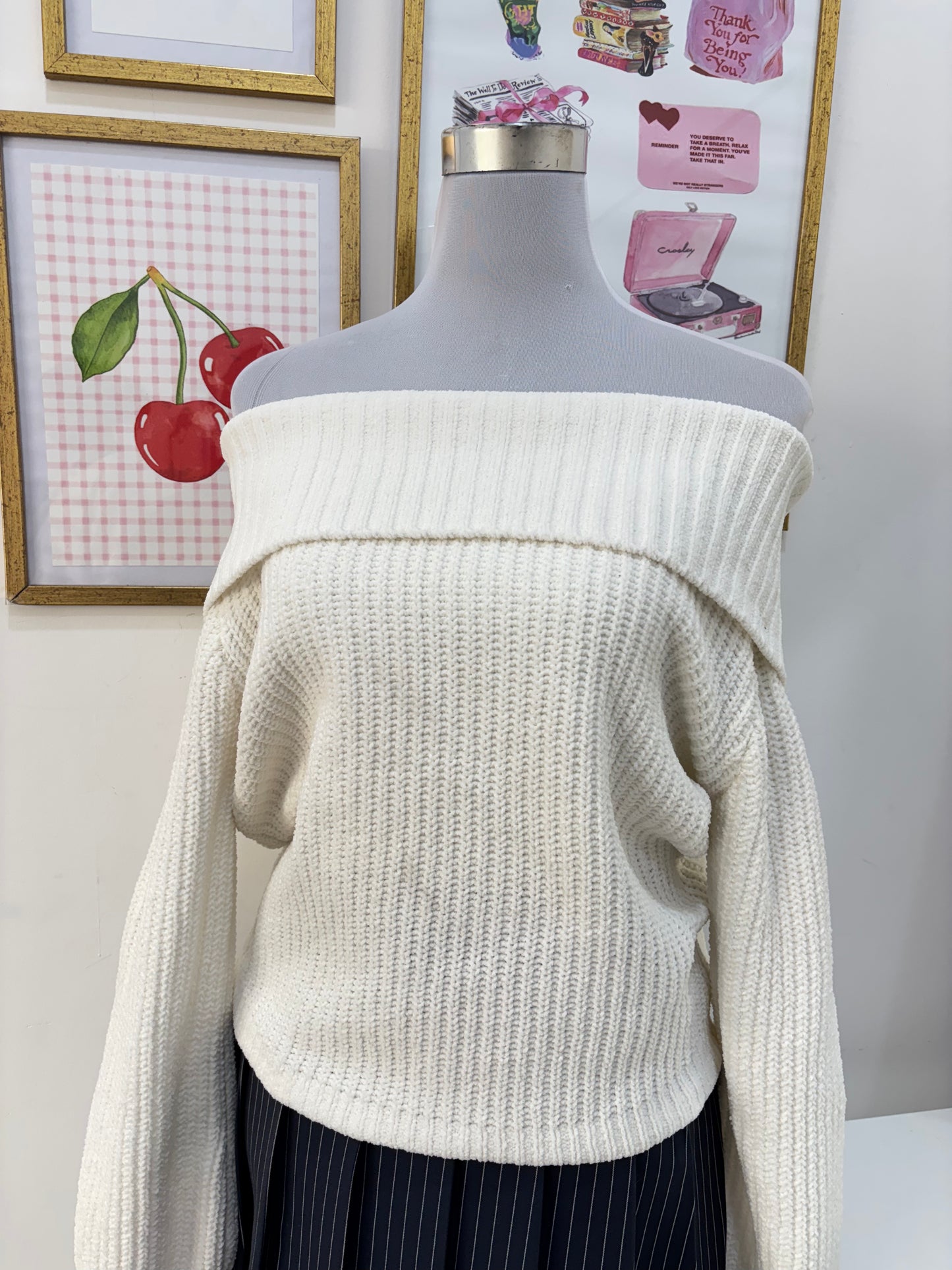 Daisy Offshoulder Sweater in White (XXS-L)