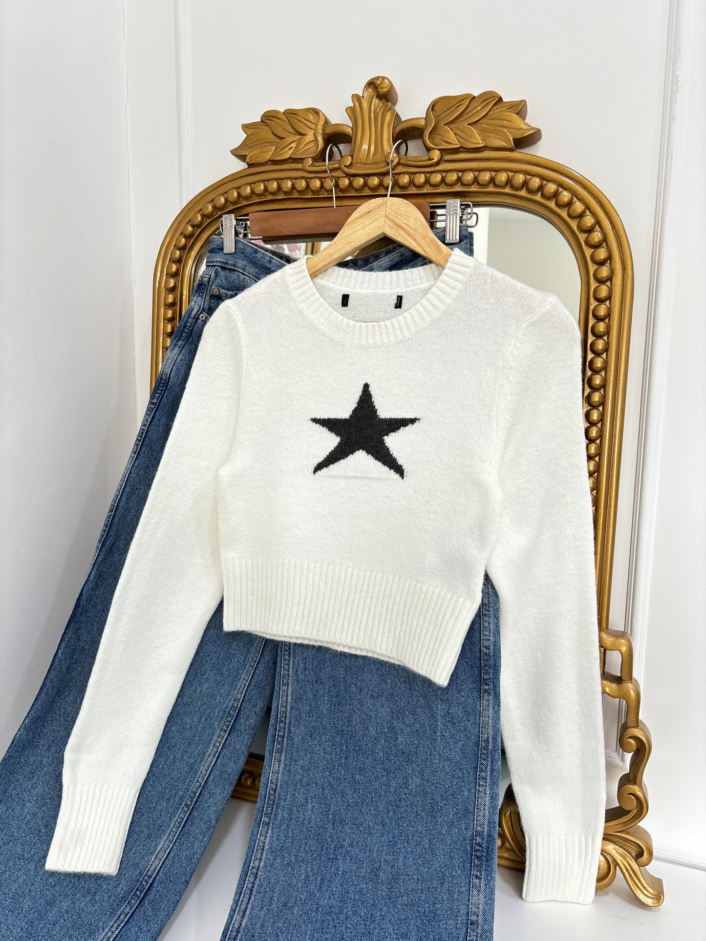 Star Pullover in White (XS-M)