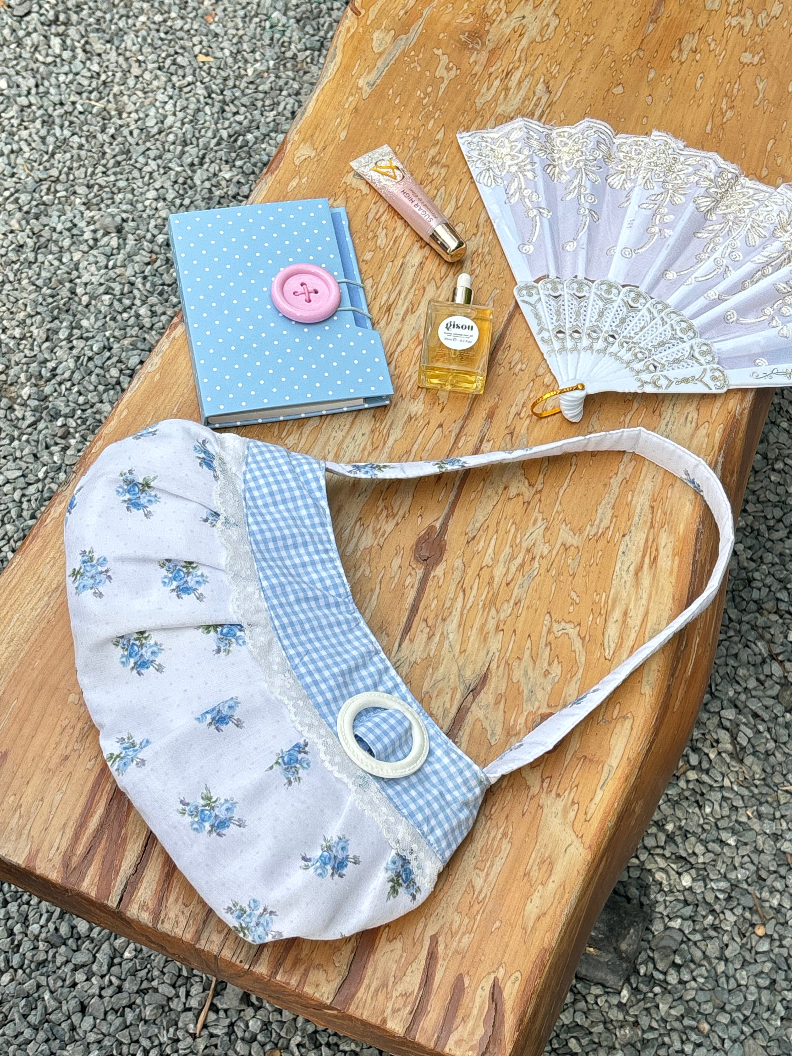 Lucy Shoulder Bag in Blue Floral