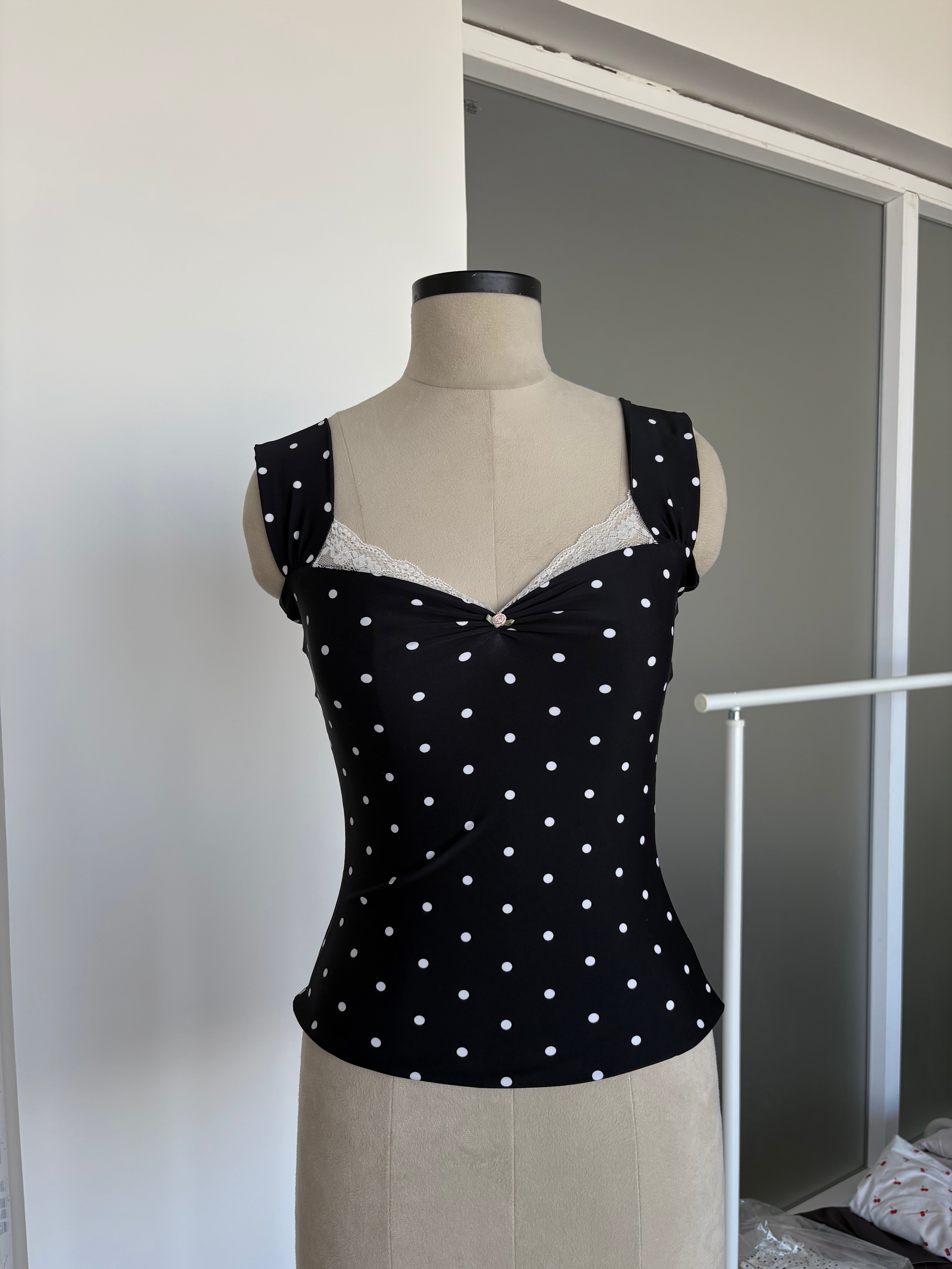 Belle Sculpting Top in Polka Dot