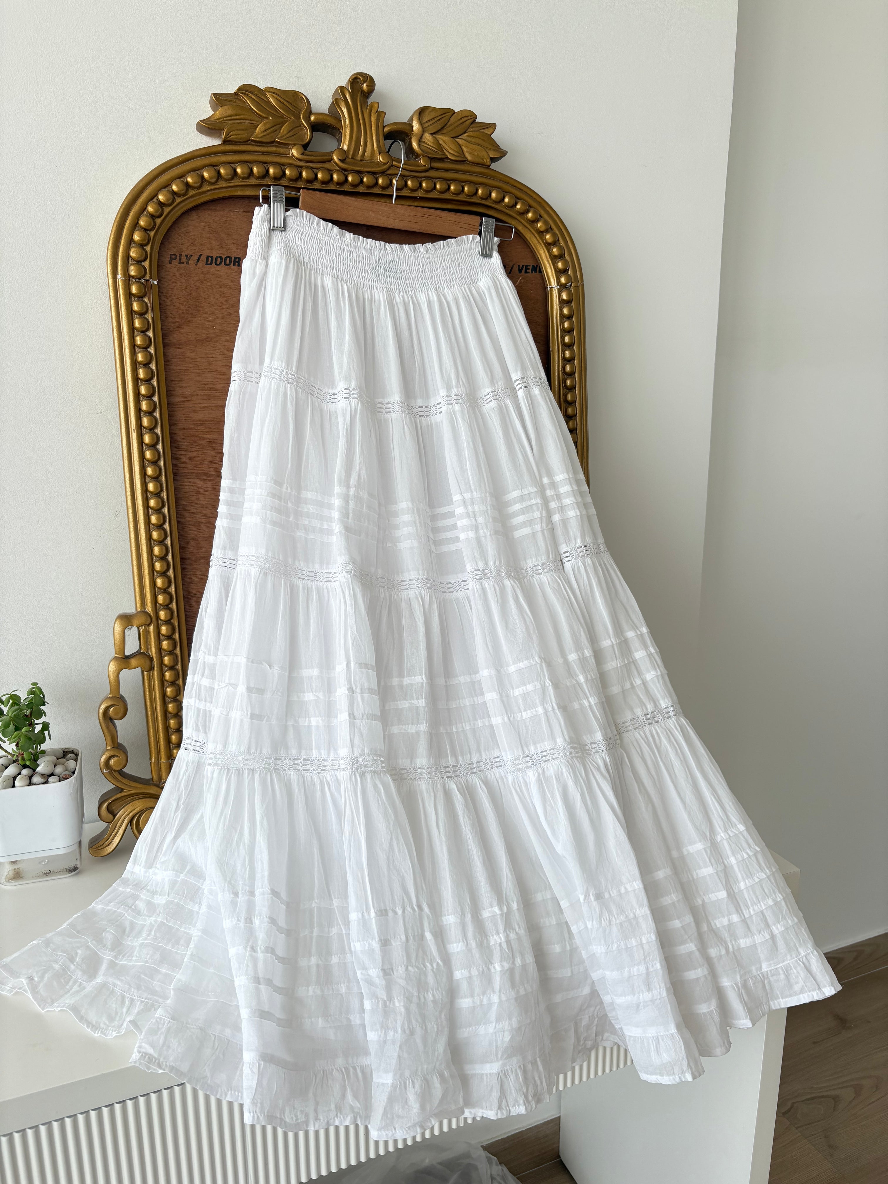 Amara Lace Skirt in White (S-3XL)