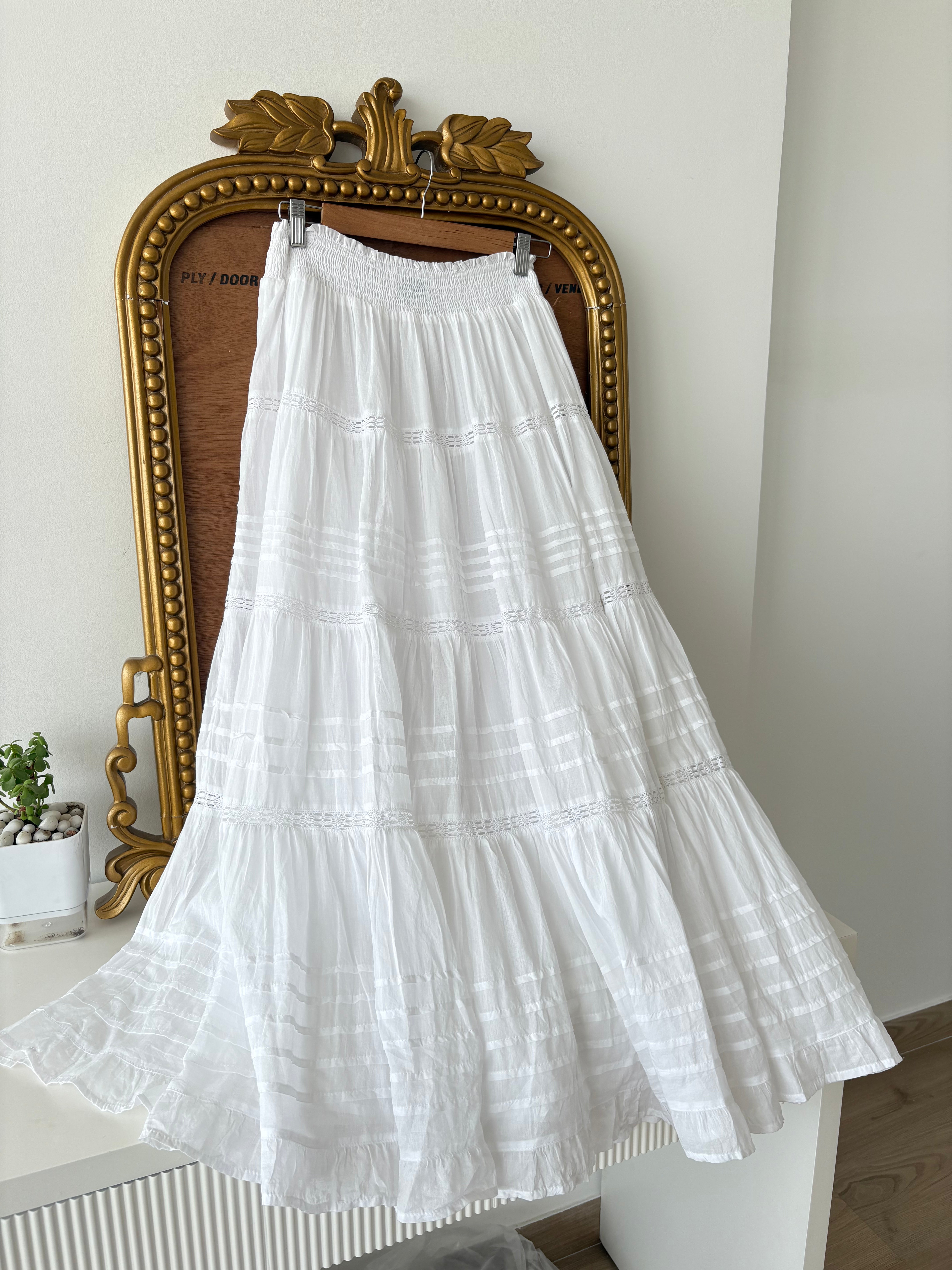 Amara Lace Skirt in White (S-3XL)