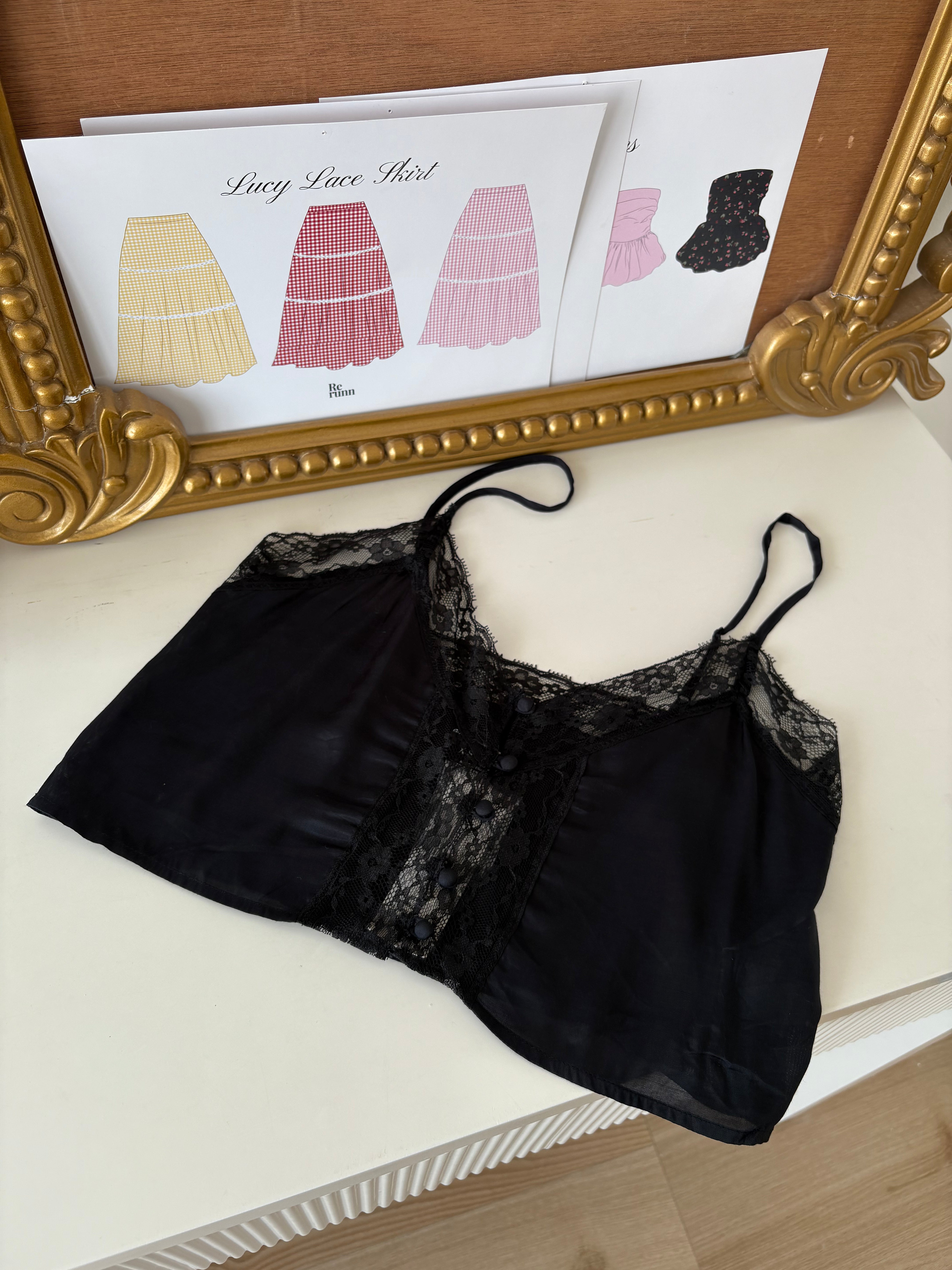 Lace Buttoned Top (XS-S)