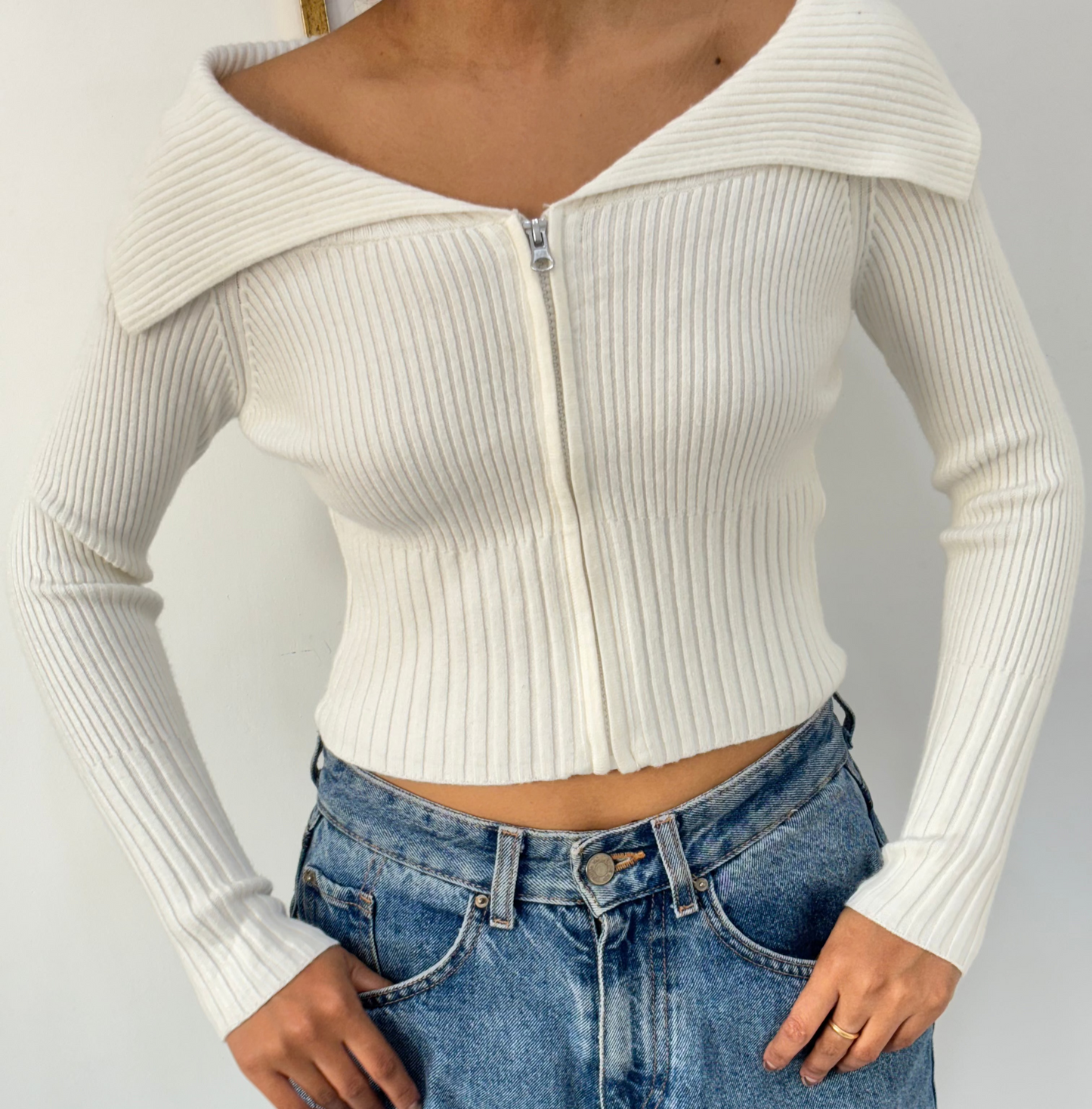 Sabrina Zip Cardigan in White (XS-S)